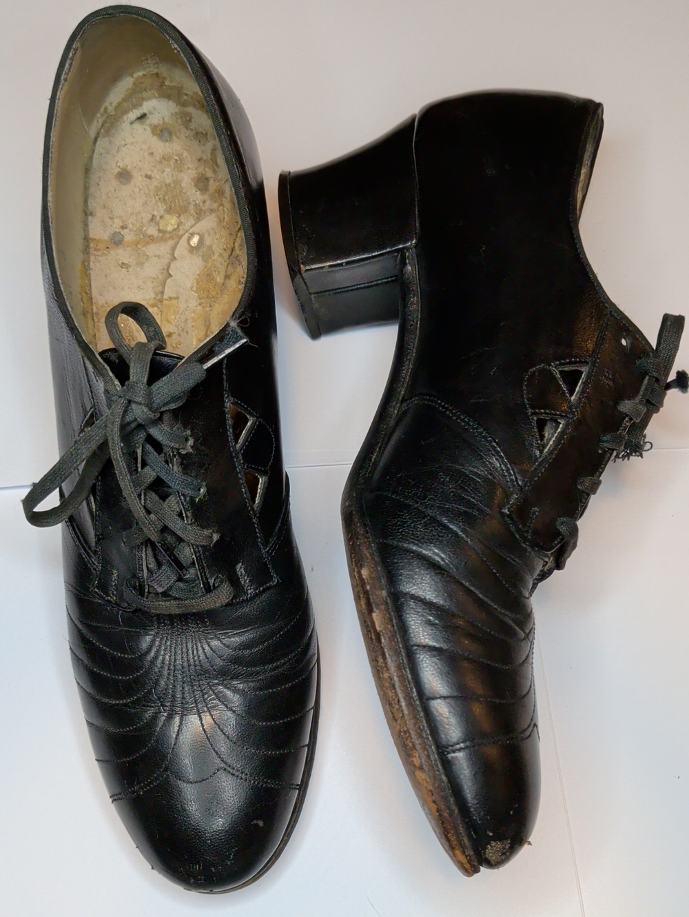 1930s Women's Black Oxford Shoes Lace-Up w/ Cuban Heel Pre WWll SZ 6.5AA